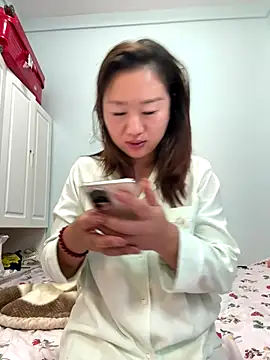 Snapshot of maomao_520 chatting on 10/12/25, 12:20 maomao 520 online show from 10/12/25, 12:20