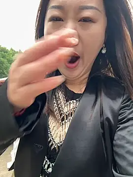 Snapshot of maomao_520 chatting on 10/15/25, 05:29 maomao 520 online show from 10/15/25, 05:29