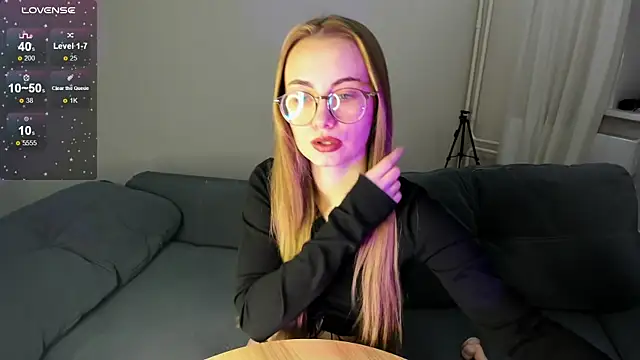 MewStella online show from 10/14/25, 07:14