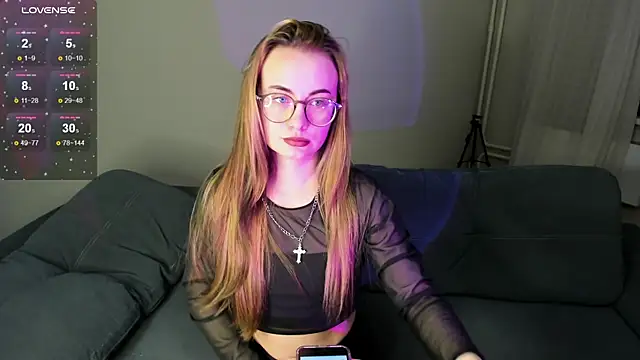 MewStella online show from 11/02/25, 10:34