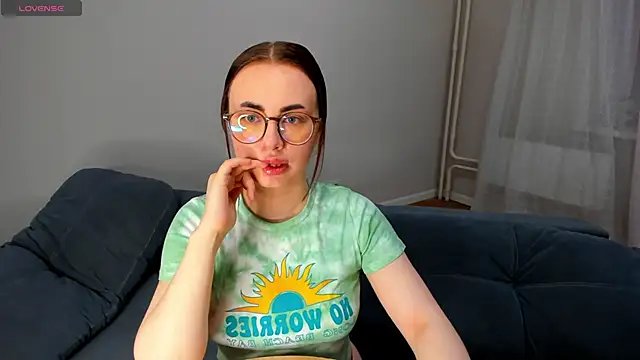 MewStella online show from 05/05/26, 04:15