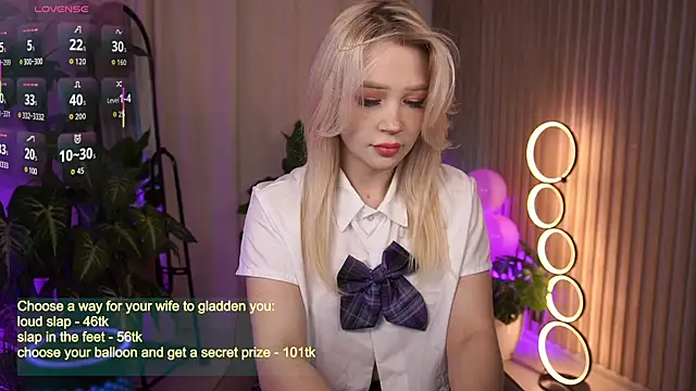 LauraWifeness online show from 10/02/25, 06:20