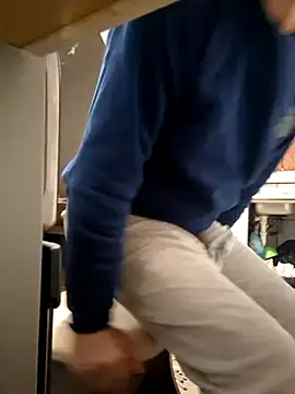 hugecock4u1990 online show from 10/27/25, 03:32