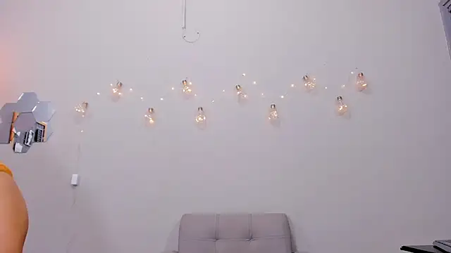 alianim online show from 10/17/25, 07:16