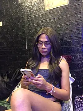 Snapshot of HOTkendraCumXxx chatting on 04/03/26, 01:09 HOTkendraCumXxx online show from 04/03/26, 01:09
