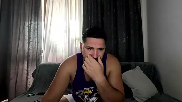 Gold Alpha Boy online show from 10/10/25, 08:13