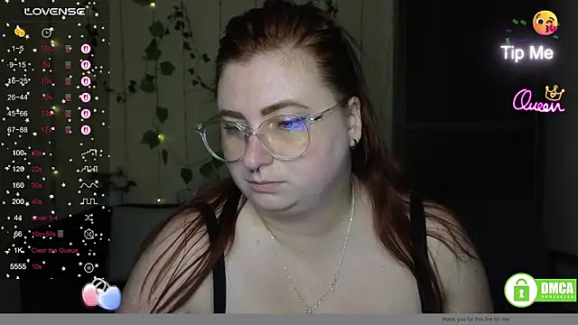 Snapshot of Alicia_love00 chatting on 05/17/26, 05:27 Alicia love00 online show from 05/17/26, 05:27