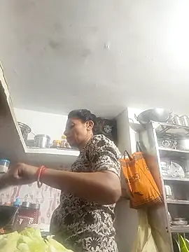 Snapshot of ISHANI-SINGH chatting on 02/24/26, 04:05 ISHANI-SINGH online show from 02/24/26, 04:05