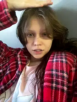 Snapshot of Lunliss chatting on 09/24/25, 02:42 Lunliss online show from 09/24/25, 02:42