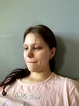 Snapshot of Lunliss chatting on 09/28/25, 09:58 Lunliss online show from 09/28/25, 09:58