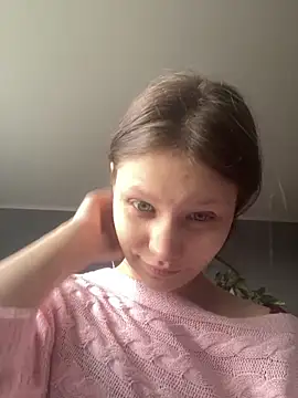 Snapshot of Lunliss chatting on 11/16/25, 10:43 Lunliss online show from 11/16/25, 10:43