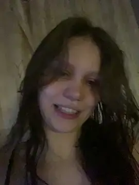 Snapshot of Lunliss chatting on 11/22/25, 08:19 Lunliss online show from 11/22/25, 08:19