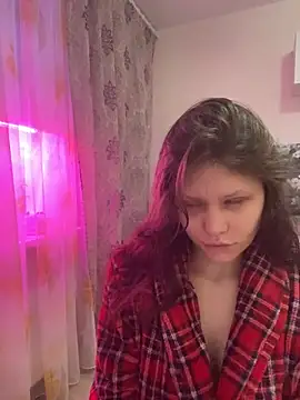 Snapshot of Lunliss chatting on 11/29/25, 10:51 Lunliss online show from 11/29/25, 10:51