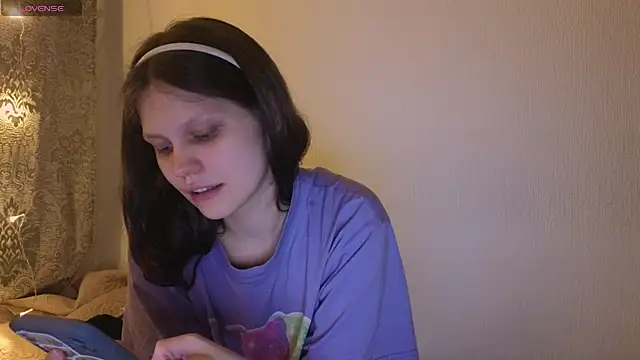 Snapshot of Lunliss chatting on 02/15/26, 09:33 Lunliss online show from 02/15/26, 09:33