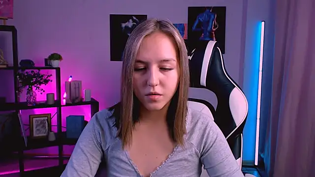 Snapshot of CindySparkl chatting on 02/04/26, 03:34 CindySparkl online show from 02/04/26, 03:34