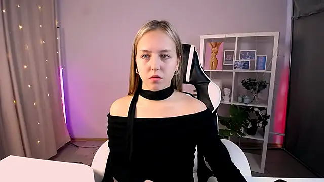 Snapshot of CindySparkl chatting on 03/15/26, 05:57 CindySparkl online show from 03/15/26, 05:57