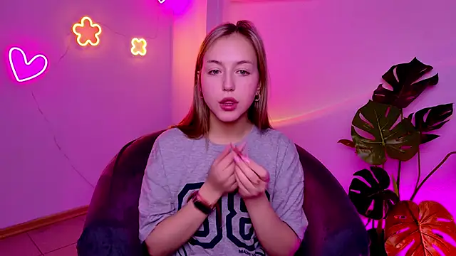 Snapshot of CindySparkl chatting on 03/17/26, 03:22 CindySparkl online show from 03/17/26, 03:22