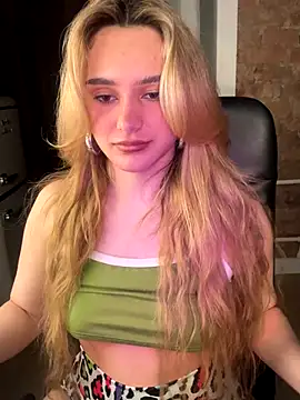 Chloe Ravens online show from 10/04/25, 08:07