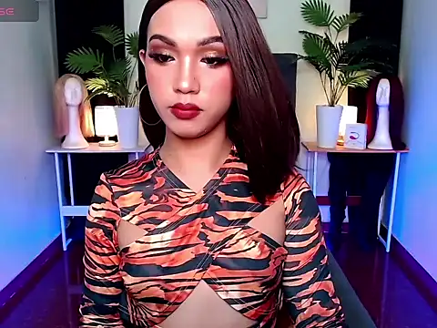 Snapshot of UrasianBIGcock696 chatting on 10/04/25, 08:23 UrasianBIGcock696 online show from 10/04/25, 08:23