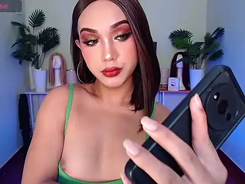 Snapshot of UrasianBIGcock696 chatting on 10/12/25, 09:30 UrasianBIGcock696 online show from 10/12/25, 09:30