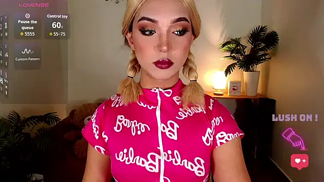 Snapshot of UrasianBIGcock696 chatting on 02/11/26, 02:33 UrasianBIGcock696 online show from 02/11/26, 02:33