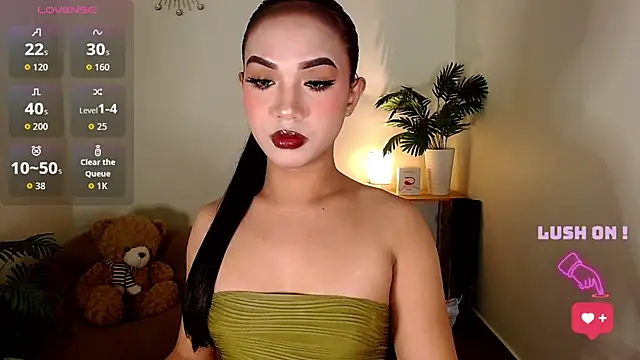 Snapshot of UrasianBIGcock696 chatting on 02/19/26, 06:48 UrasianBIGcock696 online show from 02/19/26, 06:48