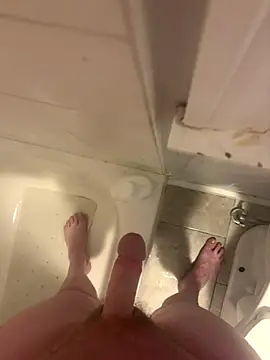 Snapshot of Buck2000 chatting on 09/24/25, 04:43 Buck2000 online show from 09/24/25, 04:43