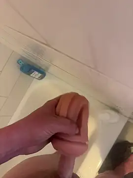 Snapshot of Buck2000 chatting on 03/06/26, 06:04 Buck2000 online show from 03/06/26, 06:04