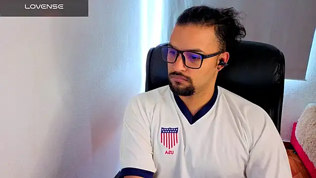 Snapshot of Ernesto-Rodriguez82 chatting on 02/19/26, 04:58 Ernesto-Rodriguez82 online show from 02/19/26, 04:58