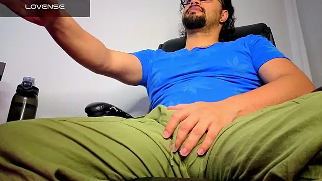 Snapshot of Ernesto-Rodriguez82 chatting on 03/10/26, 02:05 Ernesto-Rodriguez82 online show from 03/10/26, 02:05