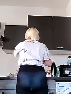 VikaKing online show from 10/30/25, 12:39