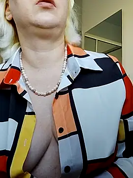 VikaKing online show from 11/22/25, 10:47