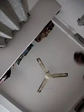 Snapshot of t2pnb chatting on 11/02/25, 05:04 t2pnb online show from 11/02/25, 05:04