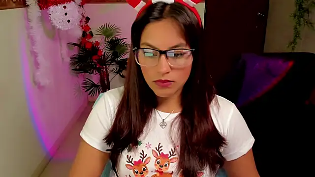 Snapshot of Cameroon-Diaz chatting on 12/01/25, 01:49 Cameroon-Diaz online show from 12/01/25, 01:49