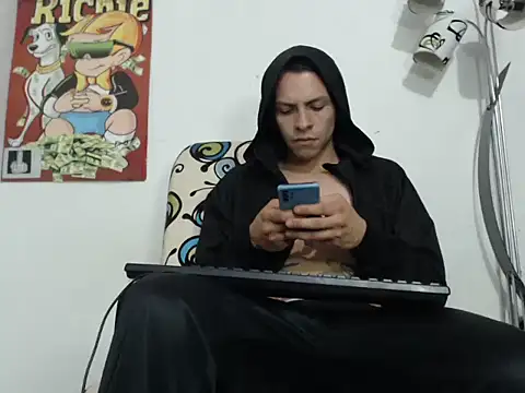 Snapshot of Thomasjons_ chatting on 10/19/25, 11:16 Thomasjons online show from 10/19/25, 11:16