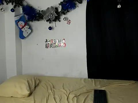 Snapshot of andrew_jonhes chatting on 12/15/25, 08:35 andrew jonhes online show from 12/15/25, 08:35