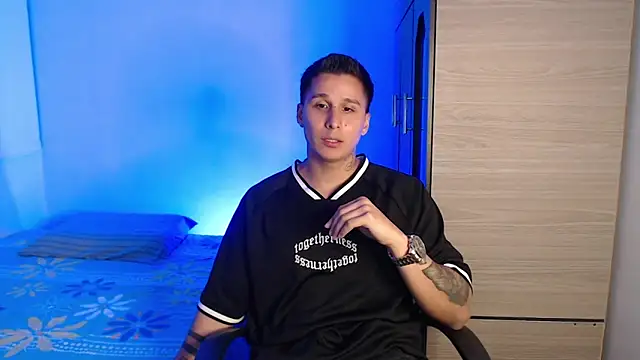 valentinosex1 online show from 11/14/25, 10:51