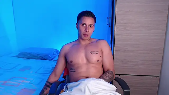 Snapshot of valentinosex1 chatting on 12/22/25, 10:40 valentinosex1 online show from 12/22/25, 10:40