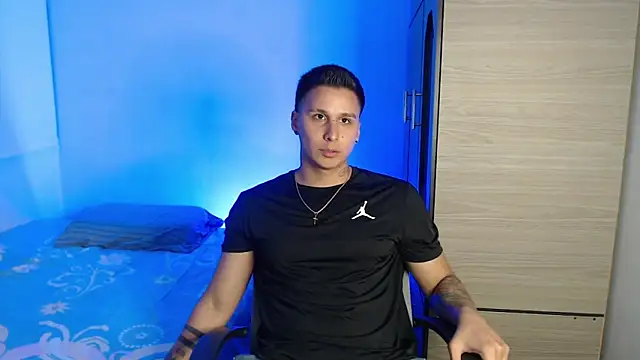 Snapshot of valentinosex1 chatting on 01/05/26, 10:57 valentinosex1 online show from 01/05/26, 10:57