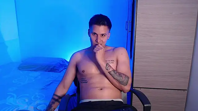 Snapshot of valentinosex1 chatting on 01/14/26, 12:27 valentinosex1 online show from 01/14/26, 12:27