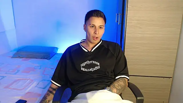 Snapshot of valentinosex1 chatting on 02/01/26, 11:03 valentinosex1 online show from 02/01/26, 11:03