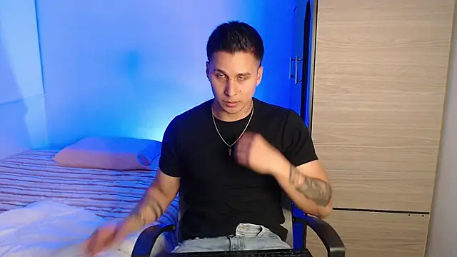 Snapshot of valentinosex1 chatting on 02/12/26, 10:38 valentinosex1 online show from 02/12/26, 10:38