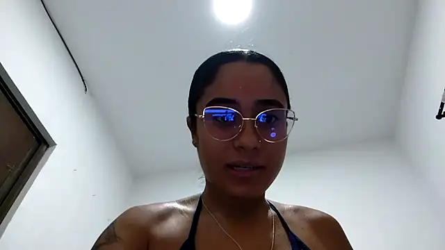 Snapshot of Daislalezma chatting on 10/27/25, 05:00 Daislalezma online show from 10/27/25, 05:00