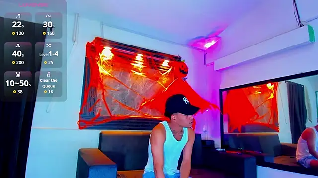 Snapshot of Rick_big chatting on 10/19/25, 04:24 Rick big online show from 10/19/25, 04:24