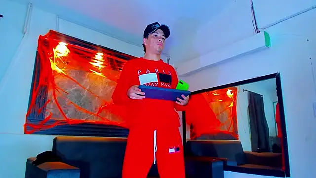 Snapshot of Rick_big chatting on 10/21/25, 04:24 Rick big online show from 10/21/25, 04:24