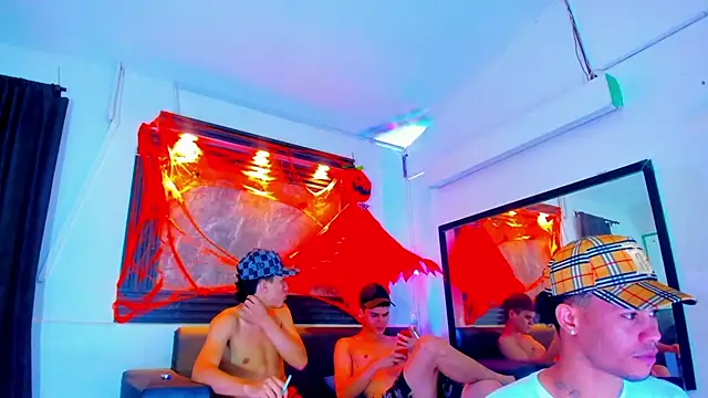 Snapshot of Rick_big chatting on 10/23/25, 03:28 Rick big online show from 10/23/25, 03:28