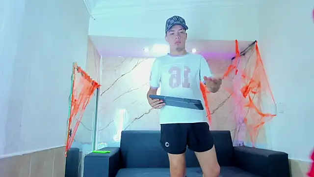 Snapshot of Rick_big chatting on 10/28/25, 04:27 Rick big online show from 10/28/25, 04:27