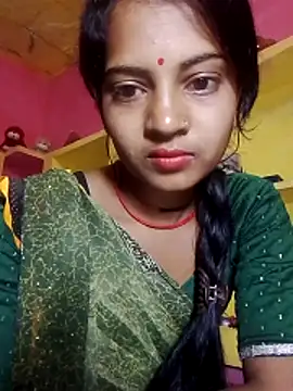 Snapshot of Hot_bbbb chatting on 11/23/25, 08:08 Hot bbbb online show from 11/23/25, 08:08