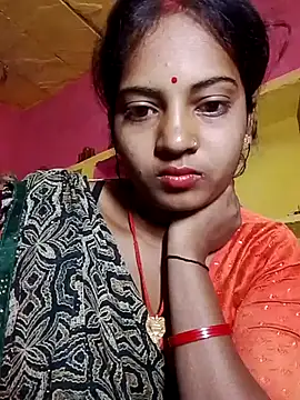 Snapshot of Hot_bbbb chatting on 11/24/25, 11:04 Hot bbbb online show from 11/24/25, 11:04