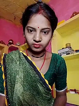 Snapshot of Hot_bbbb chatting on 11/27/25, 09:39 Hot bbbb online show from 11/27/25, 09:39